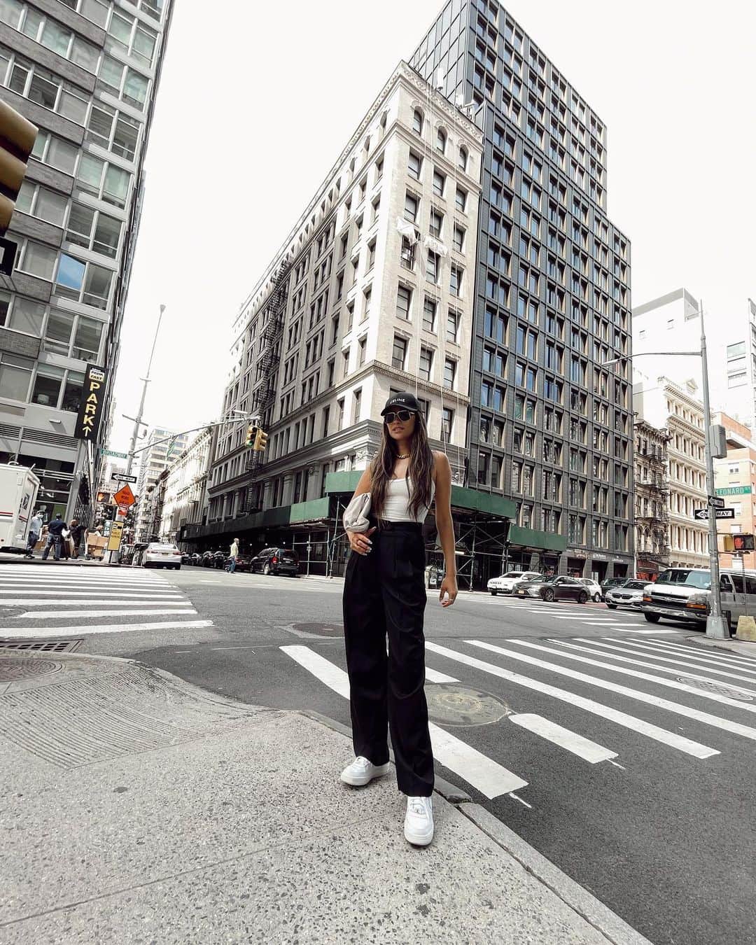 シェイ・ミッチェルのインスタグラム：「New York diaries / with a bonus image at the end :)」