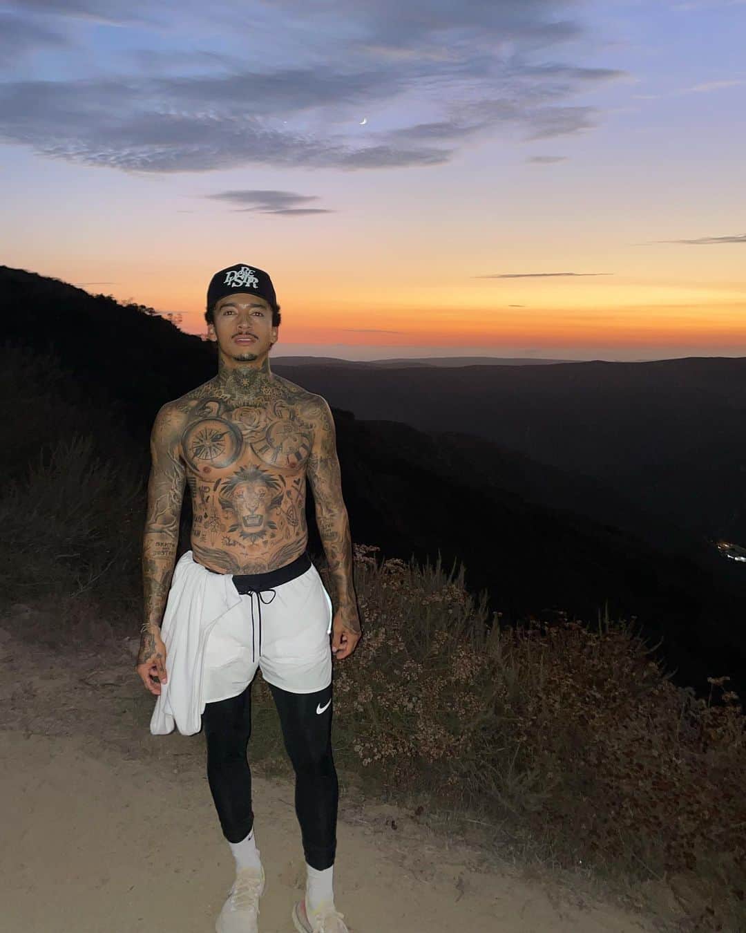 ナイジャ・ヒューストンのインスタグラム：「5m love yall🤍🤍」