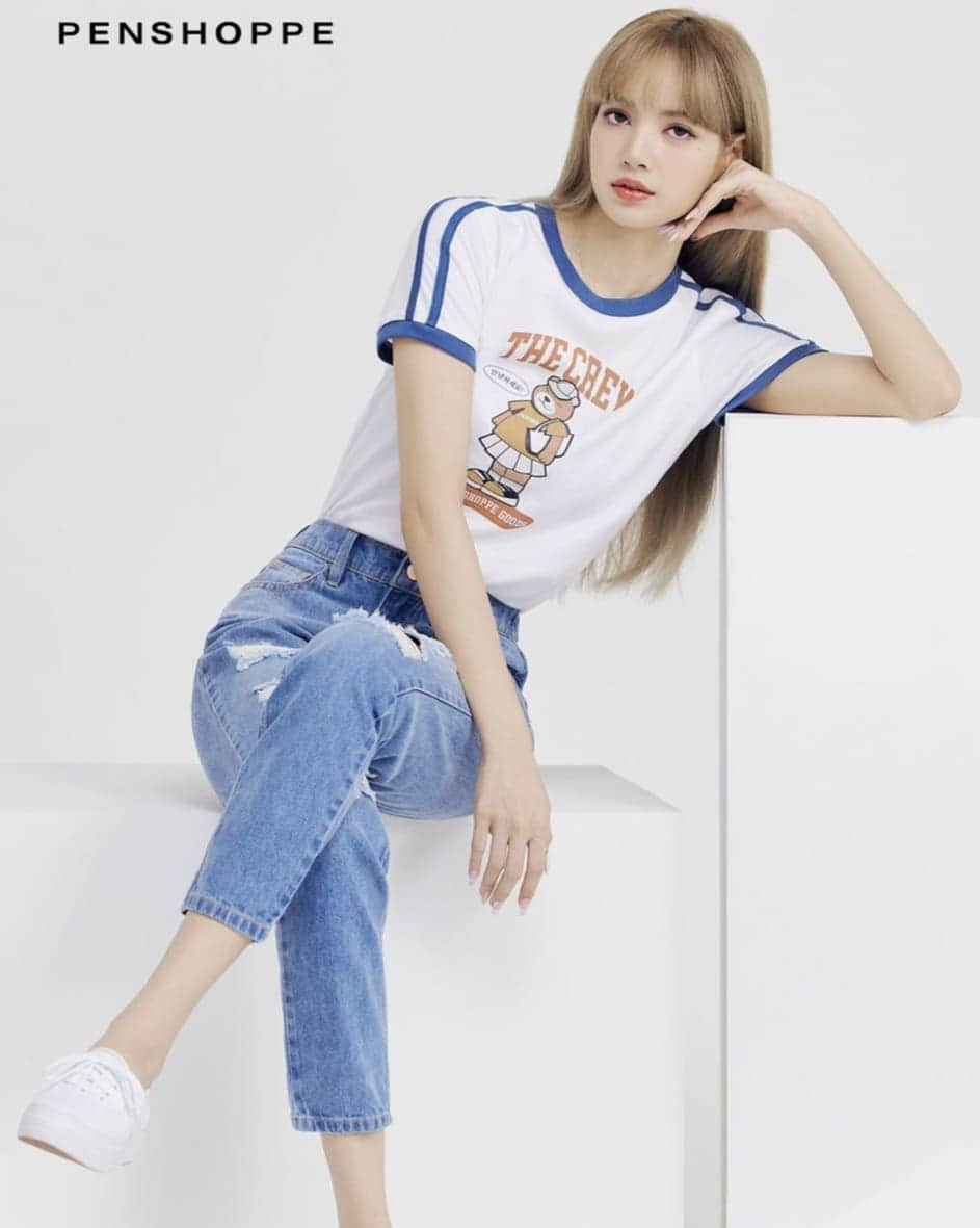 リサさんのインスタグラム写真 - (リサInstagram)「LISA new campaign with @penshoppe  . . . #LISA #LALISA #리사 #블랙핑크 #BLACKPINK #LALISAMANOBAN #LALISAMANOBAL #blackpinklisa #lisablackpink」9月17日 19時19分 - lisa.blackpink