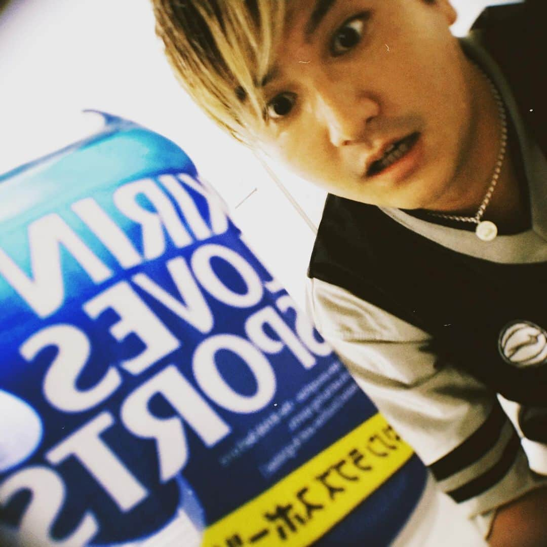 こうさんのインスタグラム写真 - (こうInstagram)「突然の運動は身体に負担をかけるので 準備運動をしっかりしましょう。 じゃないと顔面アイボリー色になります。 #スポーツ #エスポ #運動不足」9月17日 13時30分 - life.kou628