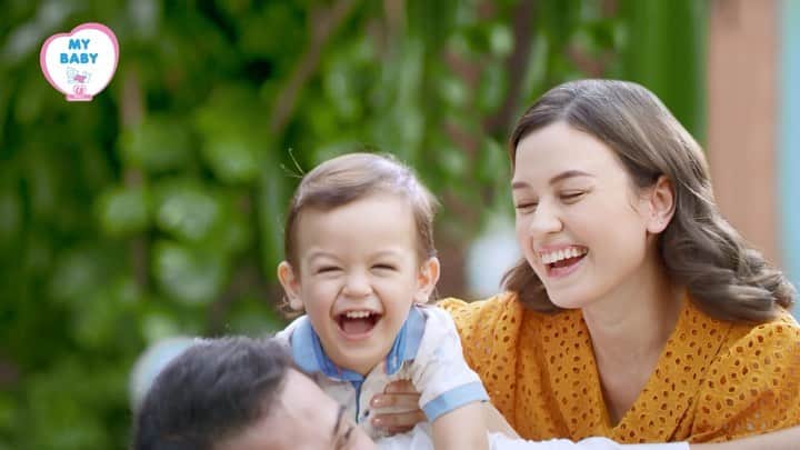 Kimberly Ryderのインスタグラム：「Rayden Starlight si ⭐️ iklan.😄 Pada gemes nga sama ketawanya? Kalian gatau aja susahnya dapetin kegemasan ini. 🎥🥲🧡  Siapa disini yang anaknya (atau diri sendiri) pakai @mybabyid juga? Emang paling haruuum… 🥰」