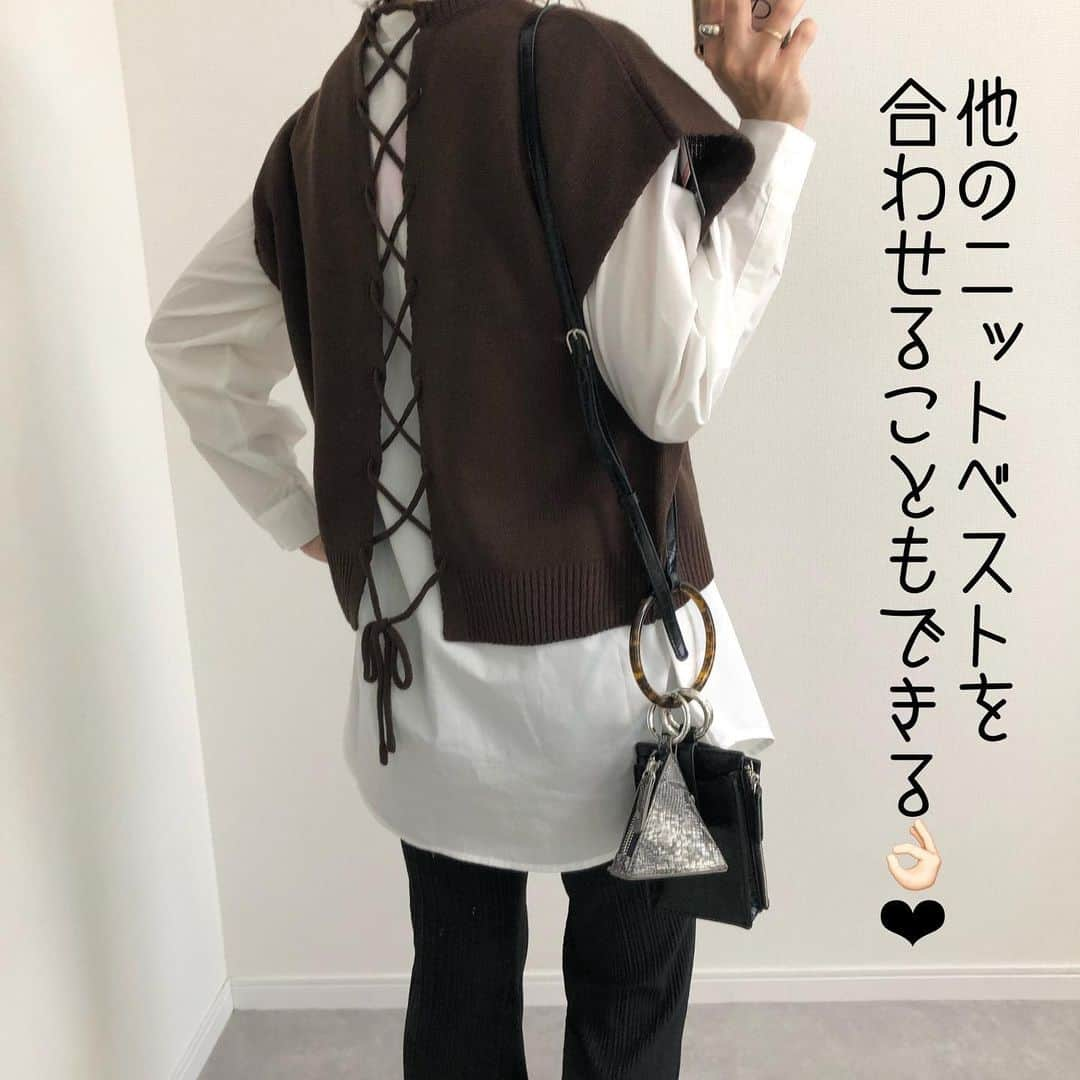 Miyoさんのインスタグラム写真 - (MiyoInstagram)「【全身しまむらコーデ❤︎】 品番やサイズなどの詳細はスワイプ▷▷▷ ⁡ 昨日のしまパト戦利品♪ 服を3着、バッグを2個getしました🛍 ⁡ 特にこちらのニットベスト付きシャツは かなりお得‼️ ベストとシャツがそれぞれ分かれるので、 他のニットベストにも合わせられるし シャツ1枚でも着ることができます☺️👌🏻 これで¥1,969(税込)はお買い得👏🏻✨ ⁡ トレンドアイテムは、まずは安心価格の しまむらで探すのがオススメです🥰💕 ⁡ ⁡ バッグの詳細は明日投稿します☺️🙏🏻💗 ⁡ ⁡ ⁡ ニットベスト…#しまむら プリーツパンツ…#しまパト ショルダーバッグ…しまむら トートバッグ…#beautifulpeople スニーカー…#vans#オールドスクール#コンバース ⁡ ⁡ ⁡ ⁡ ⁡ ⁡ #しまむら購入品#全身しまむら#上下しまむら#しまむらコーデ#しまパト戦利品#しまむらパトロール#ニットベスト#しまむら安心価格#しまむらバッグ#しまむら中毒#しまむら大好き#高見えコーデ#スニーカーコーデ#3児ママ#ママコーデ#ママファッション#プチプラコーデ#プチプラファッション#シンプルコーデ#カジュアルコーデ#大人カジュアル#きれいめカジュアル#骨格ウェーブ ⁡ ⁡」9月17日 21時35分 - miyopu