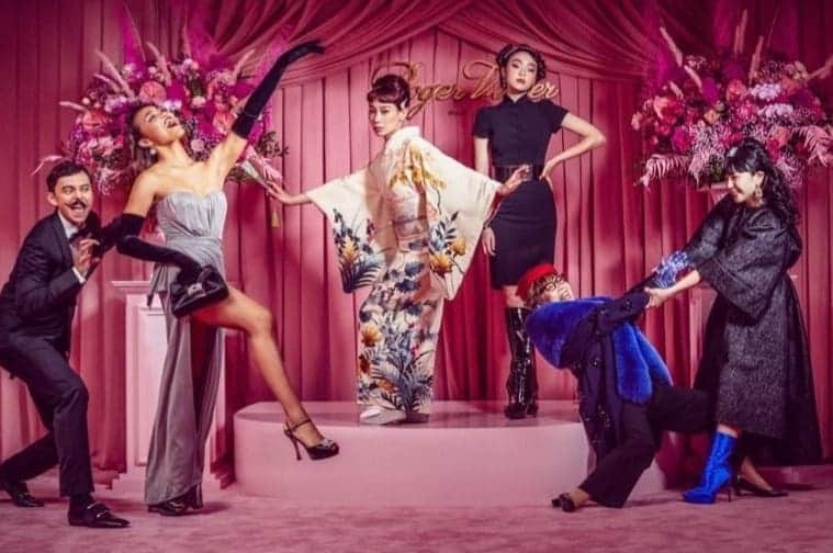 Crystal Kayのインスタグラム：「Avec la crew   #oceans5vibes」