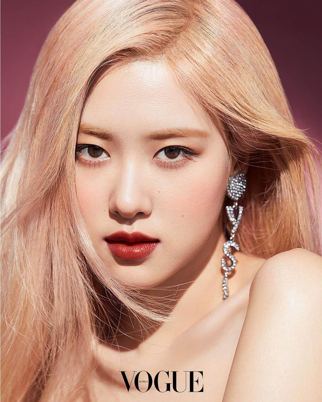 ロゼさんのインスタグラム写真 - (ロゼInstagram)「👀💄@yslbeauty   -  #ad #theslimvelvet」9月18日 7時43分 - roses_are_rosie