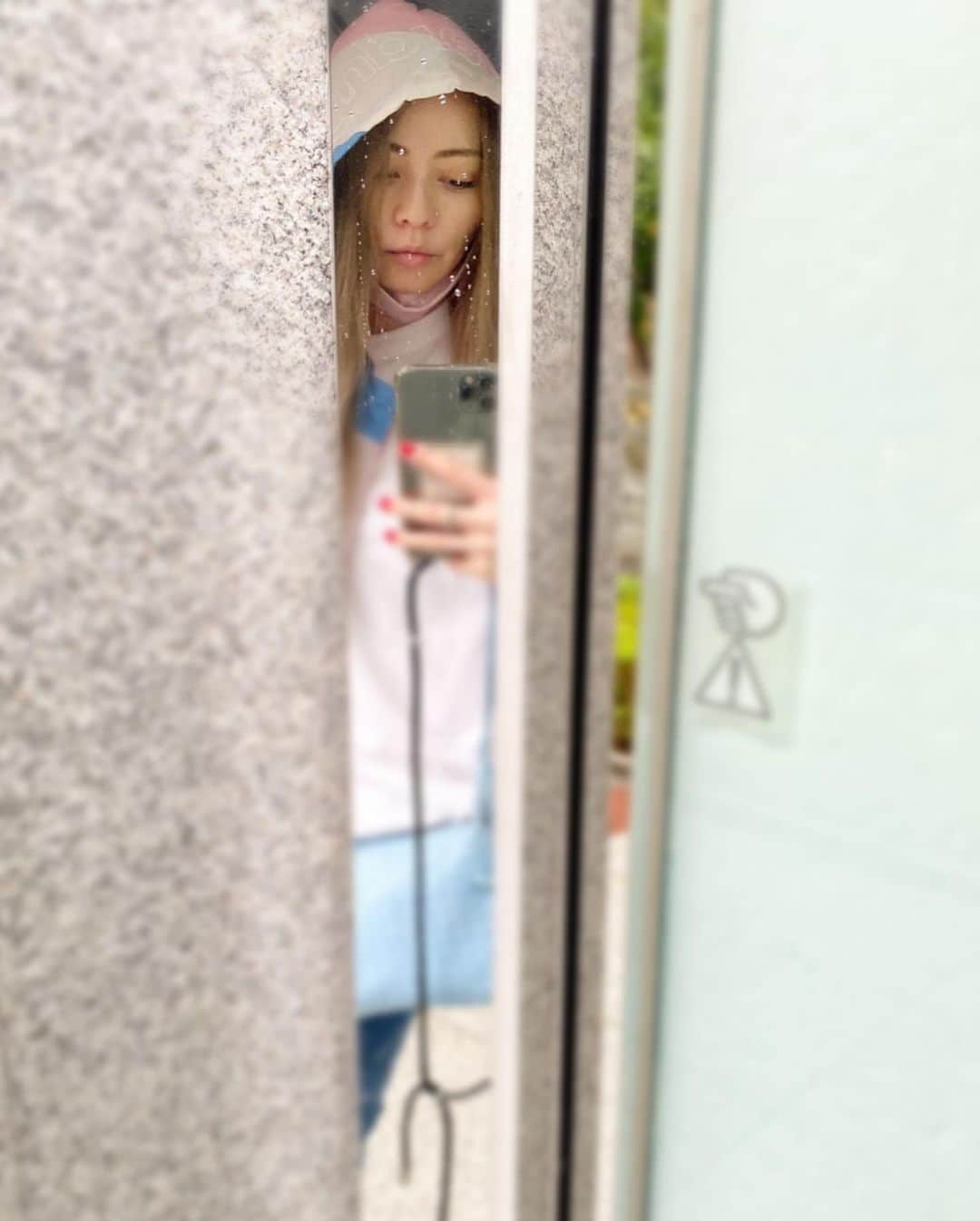 香里奈さんのインスタグラム写真 - (香里奈Instagram)「☔🌪️🙏💫  #香里奈 #karina #rainyday  #typhoon  #☔️ #ifeelbetter  #順調に元気です」9月18日 12時13分 - karina_official_221