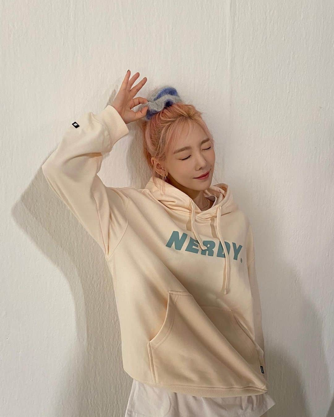 テヨン さんのインスタグラム写真 - (テヨン Instagram)「🍂💜🧸🍂 @nerdyofficial」9月18日 12時15分 - taeyeon_ss