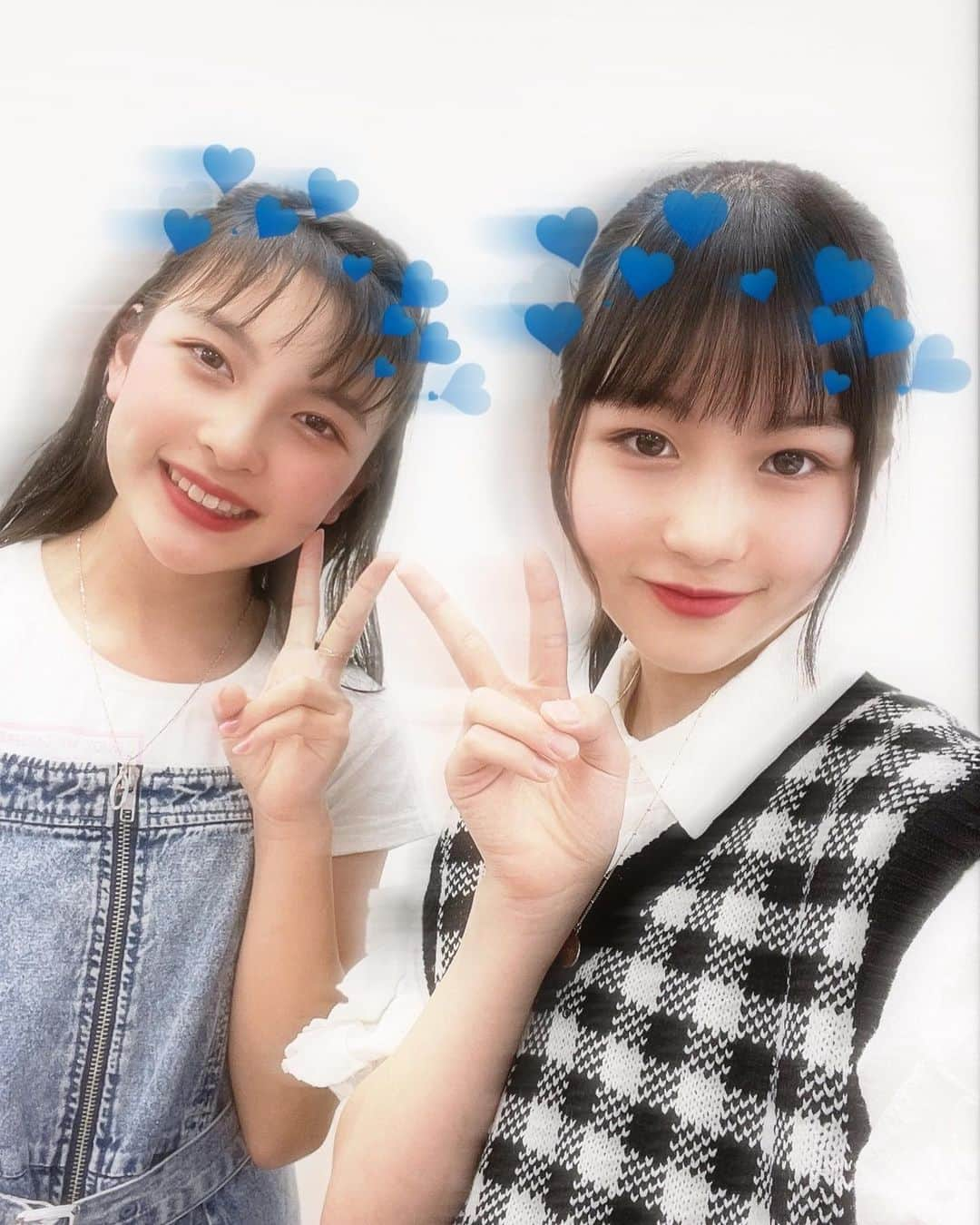 中田華月さんのインスタグラム写真 - (中田華月Instagram)「クラージュチャンネル見てねっ❤︎  オフショ載せるね❤︎ snowスタンプで遊んだ❤︎  @hinachosugram  @suzu0822  @rion_224  @mari__a0210  @fukuoka_hanna   台風来てるみたいなので､気をつけてください🥲  #クラージュチャンネル #snow #スノー #スタンプ #加工アプリ #自分全部同じ顔してる  #台風 #気をつけてください」9月18日 12時56分 - hachan0925