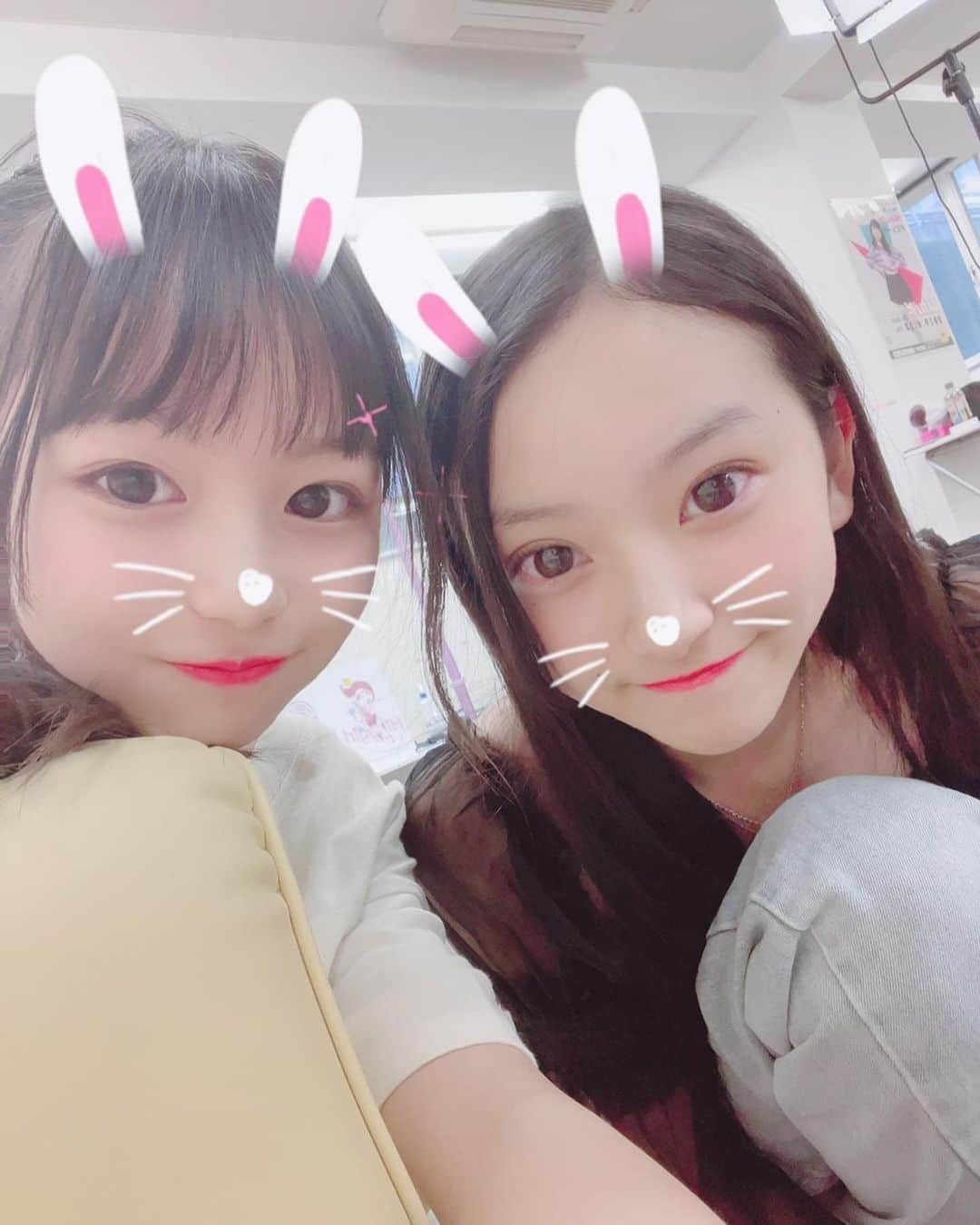 中田華月さんのインスタグラム写真 - (中田華月Instagram)「クラージュチャンネル見てねっ❤︎  オフショ載せるね❤︎ snowスタンプで遊んだ❤︎  @hinachosugram  @suzu0822  @rion_224  @mari__a0210  @fukuoka_hanna   台風来てるみたいなので､気をつけてください🥲  #クラージュチャンネル #snow #スノー #スタンプ #加工アプリ #自分全部同じ顔してる  #台風 #気をつけてください」9月18日 12時56分 - hachan0925