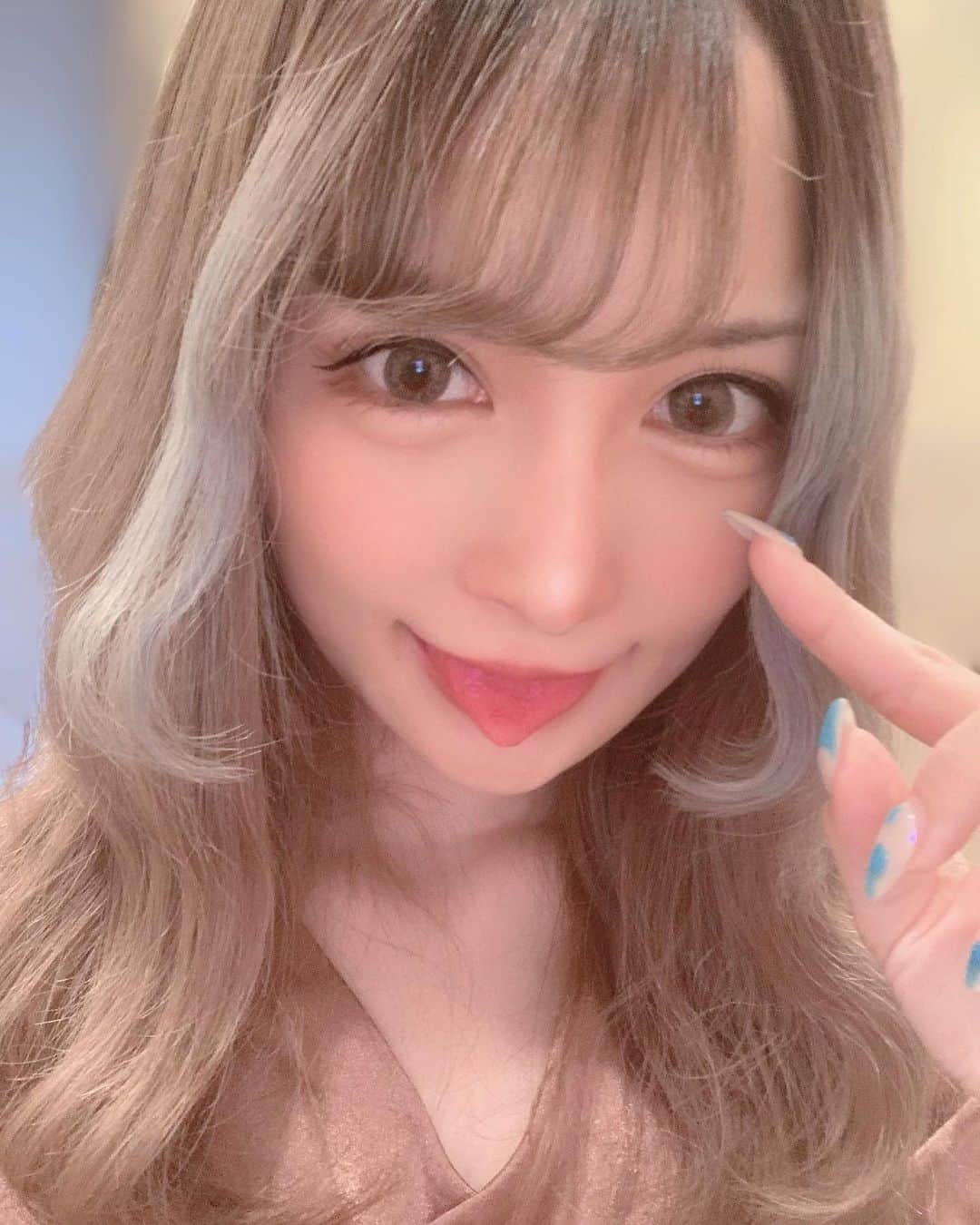 のインスタグラム：「次どんな髪色にしようꔛ🧡」