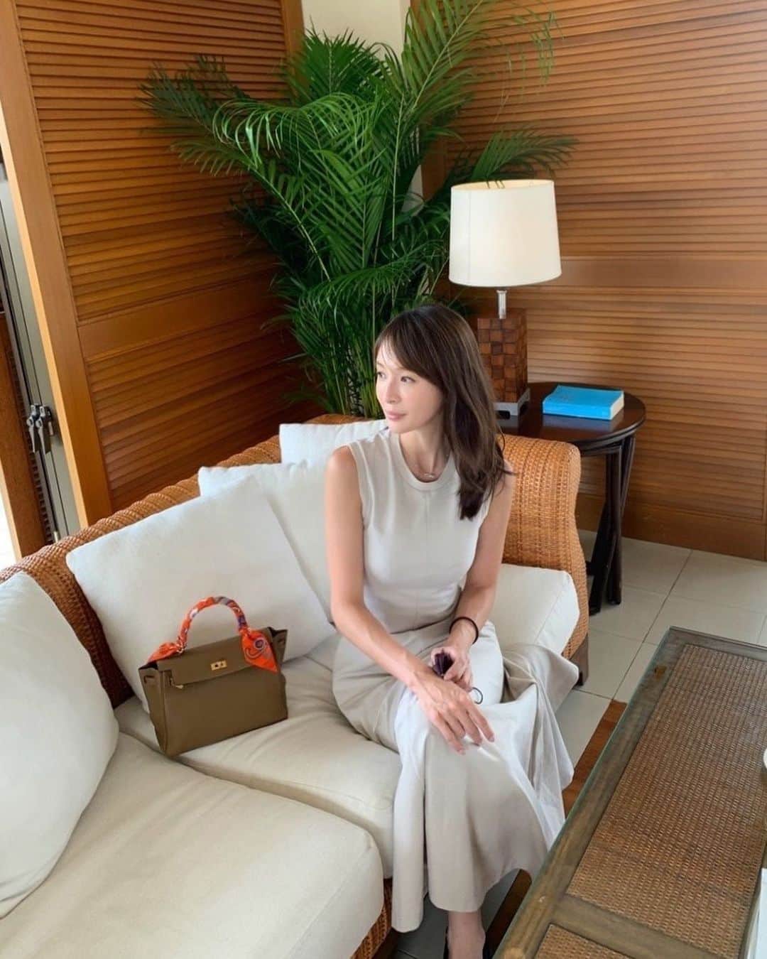 舞川あいくさんのインスタグラム写真 - (舞川あいくInstagram)「New🤍👜 素敵なバッグがクローゼットに仲間入り。 私らしいベーシックカラー やっぱりゴールド金具が好きだなぁ♡  @hermes #hermes #kelly25 #newbag」9月18日 17時04分 - aiku_0817__