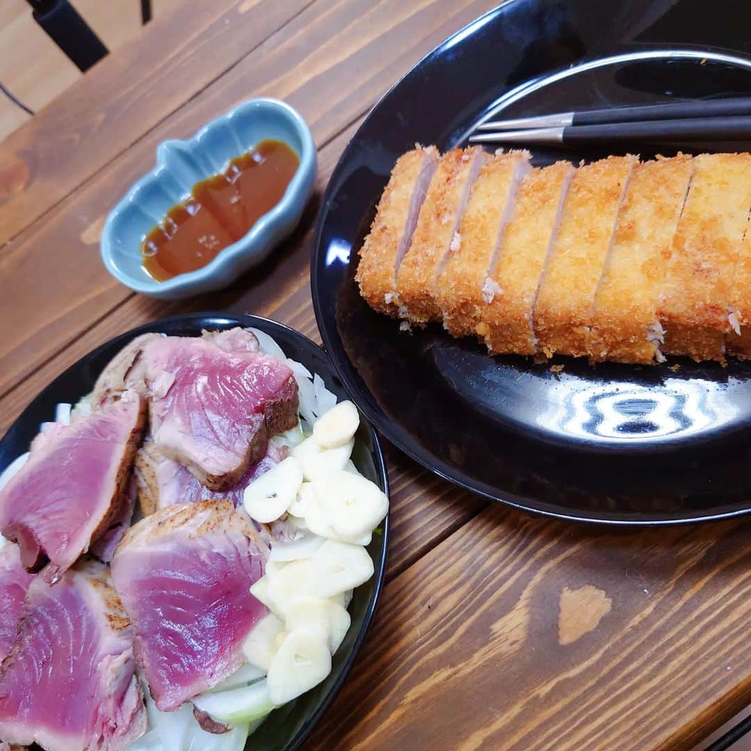 蛇足のインスタグラム：「今日の川村飯店 マグロカツとカツオのたたき」