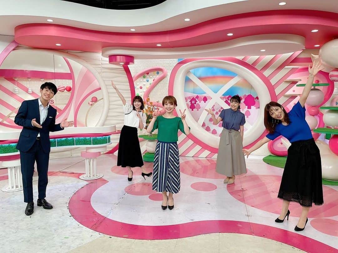 のインスタグラム：「今週の月曜日、火曜日、水曜日は年に一度のおはよん勤務でした🙂おはよん予報士中西さんの夏休み期間の代役です。 10年来の友人である内田さんをはじめ、おはよんの皆さんが温かく迎えてくれましてありがたかったです☺️楽しかった😆」
