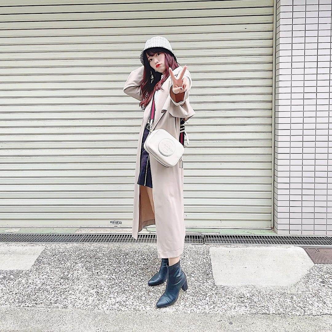 橋本紗奈さんのインスタグラム写真 橋本紗奈instagram コーデ Hat Wego Official Coat Jeanasis Official Bag Coach その他忘れました Wego コーデ 秋服コーデ 秋ネイル 秋コーデ 帽子 ハット コート ジーナシス ブーツ ヘア