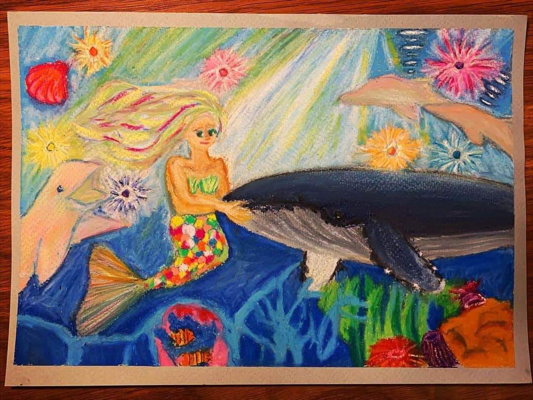 上野樹里さんのインスタグラム写真 - (上野樹里Instagram)「今日は大好きなクジラを描きました🎨😄　 みなさんに素敵なことが訪れるといいなぁ🐳🐚🧜‍♀️🐬✨ #上野の樹里美術館 #クジラ #イルカ #海 #人魚」9月18日 19時55分 - _juri_art_