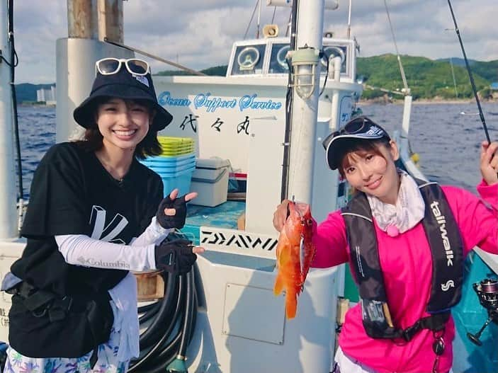 関西テレビ「釣りたガール！」さんのインスタグラム写真 - (関西テレビ「釣りたガール！」Instagram)「✔︎ カンテレではいよいよ明日朝オンエア📺❣️ ⁡ 「釣りたガール！濃いめ」の最新作で ⁡ カンテレ入社2年目の舘山アナ　@seina_tateyama_   が初めての海釣りに挑戦しました🎣 ⁡ しかもデビューからいきなりのジギング＆SLJの二本立て🙌 ⁡ 百戦錬磨のなおちん　@naochingyo に指導してもらって ⁡ ファーストフィッシュを釣り上げる事はできたのか？！😍 ⁡ 今回お世話になった代々丸さんの拠点、和歌山県・白浜町沖は ⁡ 短時間でいろんな魚種を釣ることができる素晴らしい漁場です💕 ⁡ お天気のいい海ではしゃぐ2人と、 ⁡ それぞれのお家での料理シーンもお楽しみに💕😏 ⁡ あす9/19(日)あさ5:15〜  ⁡ ぜひご覧ください〜‼️ ⁡ ⁡ #釣りたガール濃いめ  #釣りたガール #後輩育成企画 #舘山聖奈　アナ #井上直美　さん #なおちん #代々丸 #お世話になりました #釣った魚の料理はそれぞれ自撮りで #料理シーン必見です」9月18日 19時56分 - tsurita_girl