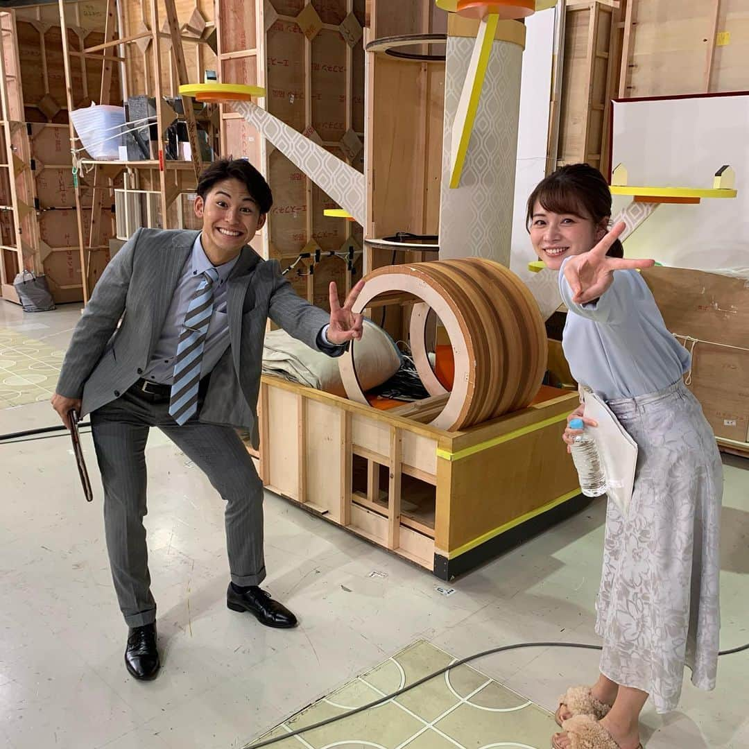 齋藤慎太郎さんのインスタグラム写真 - (齋藤慎太郎Instagram)「. お久しぶりです。  報道特集のオンエア終わり、皆川先輩に長らくインスタの投稿が滞っていることをお話ししたところ、一緒に写真を撮ってくれました。  こまめな更新、心がけます。  #お久しぶりです  #こまめな更新 #口だけ説  #そうはさせない  #明日から頑張ります  #皆さんよろしくお願い致します  #報道特集  #tbs #tbsアナウンサー #皆川玲奈 アナ #齋藤慎太郎」9月18日 21時45分 - shintarosaito_