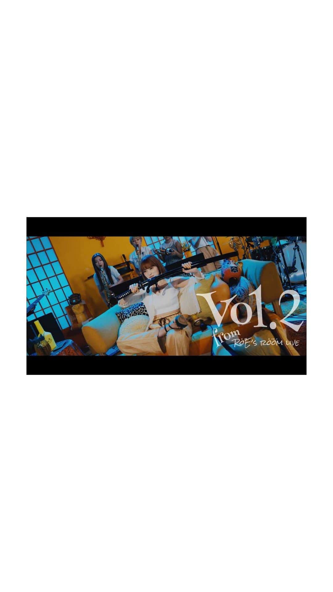 ロイ - RöE -のインスタグラム：「. RöE's rööm live Vol.2🎬 「YY」「少女B」「フローラルガール」 Liveアレンジで超カッコ良いです。 Vol.2のテーマはYASAGURE🦖🤍 日本刀にロックにジャズにエスニック！！ 観て聴いてLive感味わってください。」