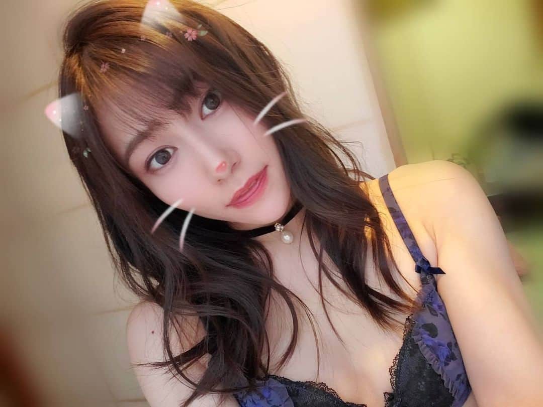 江藤彩也香のインスタグラム：「１日お疲れ様です🙌  本日６枚目のグラビアDVD発売されました🤗💗 イベント9/4ですっ！ Twitter見てみてねー！！」