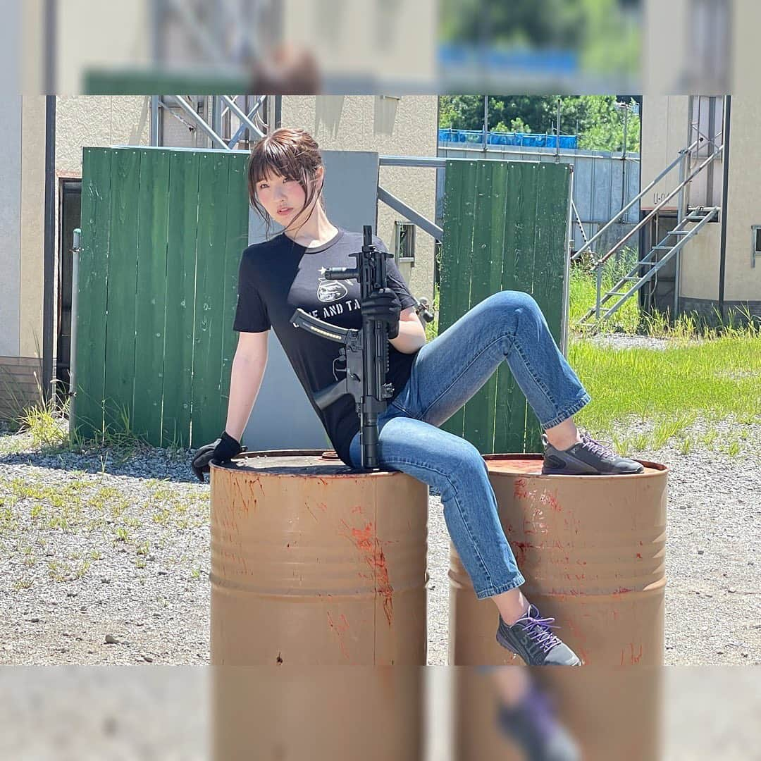 原つむぎさんのインスタグラム写真 - (原つむぎInstagram)「明日 #アームズマガジン 発売日です🔫 全国の書店やネット等で購入できるのでぜひGETしてほしいな💗  今週月曜発売のグラビアガールズさんにも3rdDVDのパブと東京Lilyプール撮影会の様子を少し載せていただいているのでこちらもよかったら見てみてね👀💕  #サバゲー #サバゲー女子 #美尻 #桃尻 #hcup #グラビア #garter #hip #lingerie #japanesegirl #gravure #sexy #asiansexy #asiangirls #大胸 #下着 #sexyhot #selfie #girlsday #内衣 #粉我 #portrait #泳衣 #日本」8月26日 10時29分 - haratsumugi