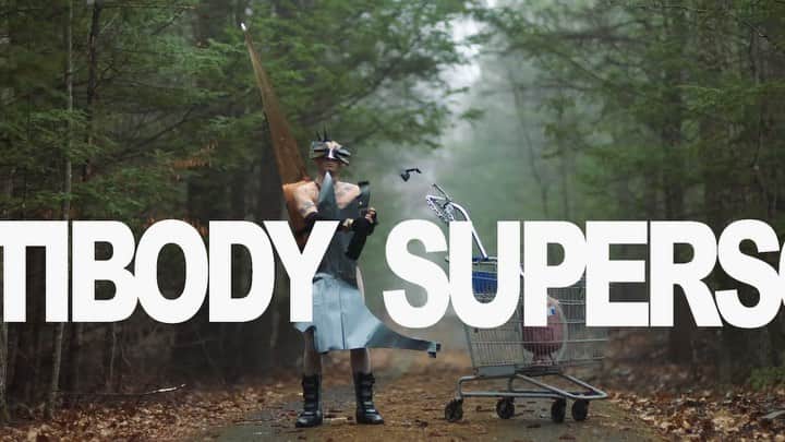 のインスタグラム：「ANTIBODY SUPERSOUL ⏰ 1 week  🧯this album goes far beyond music. It began as a desperate dare to myself to trade in all my fears, pain, and negativity for a delusional goal of total self reinvention, rebellion against bullshit, and a hardcore dedication to using my life for expression ⛽️ i knew from minute one that this dare could end tragically, with my failure and fall. What saved me and kept me pushing beyond my limits and abilities, was the idea that if I could actualize my dream of being an art, love, and peace warrior named YEAH BOiii COLE, someone out there would feel it and realize thier own infinitely unique self and possibilities. More on this in 7 days. #antibodysupersoul PRE SAVE in BIO september 1 on all platforms and a 1/1 NFT + extras on @knownorigin.io ❤️‍🔥🫀❤️‍🔥 • starring super supporter @2riona3  thank you to the amazing people behind the camera @johnny_romani @kanatarumi @koji_ichikawa @is_siigii @saturatedfacts @amby.strickland @tommy_mski @prgirl_g」