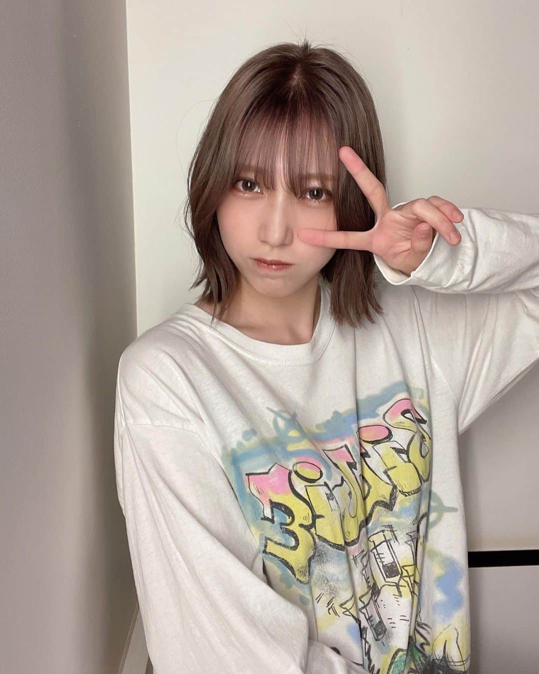 茂木忍のインスタグラム：「クロウ仕様に髪色変えた❤️‍🔥 久々紫じゃない！」