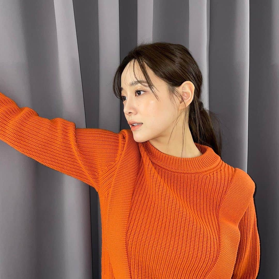 キム・セジョン（Gugudan SeMiNa）さんのインスタグラム写真 - (キム・セジョン（Gugudan SeMiNa）Instagram)「🧡  #bazaar #michaelkors」8月26日 12時22分 - clean_0828