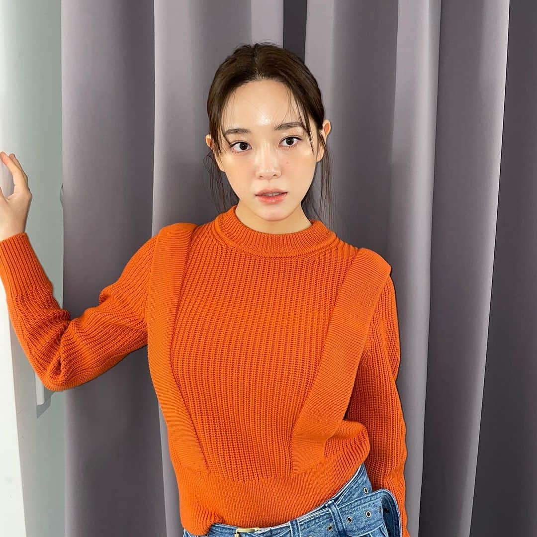 キム・セジョン（Gugudan SeMiNa）さんのインスタグラム写真 - (キム・セジョン（Gugudan SeMiNa）Instagram)「🧡  #bazaar #michaelkors」8月26日 12時22分 - clean_0828