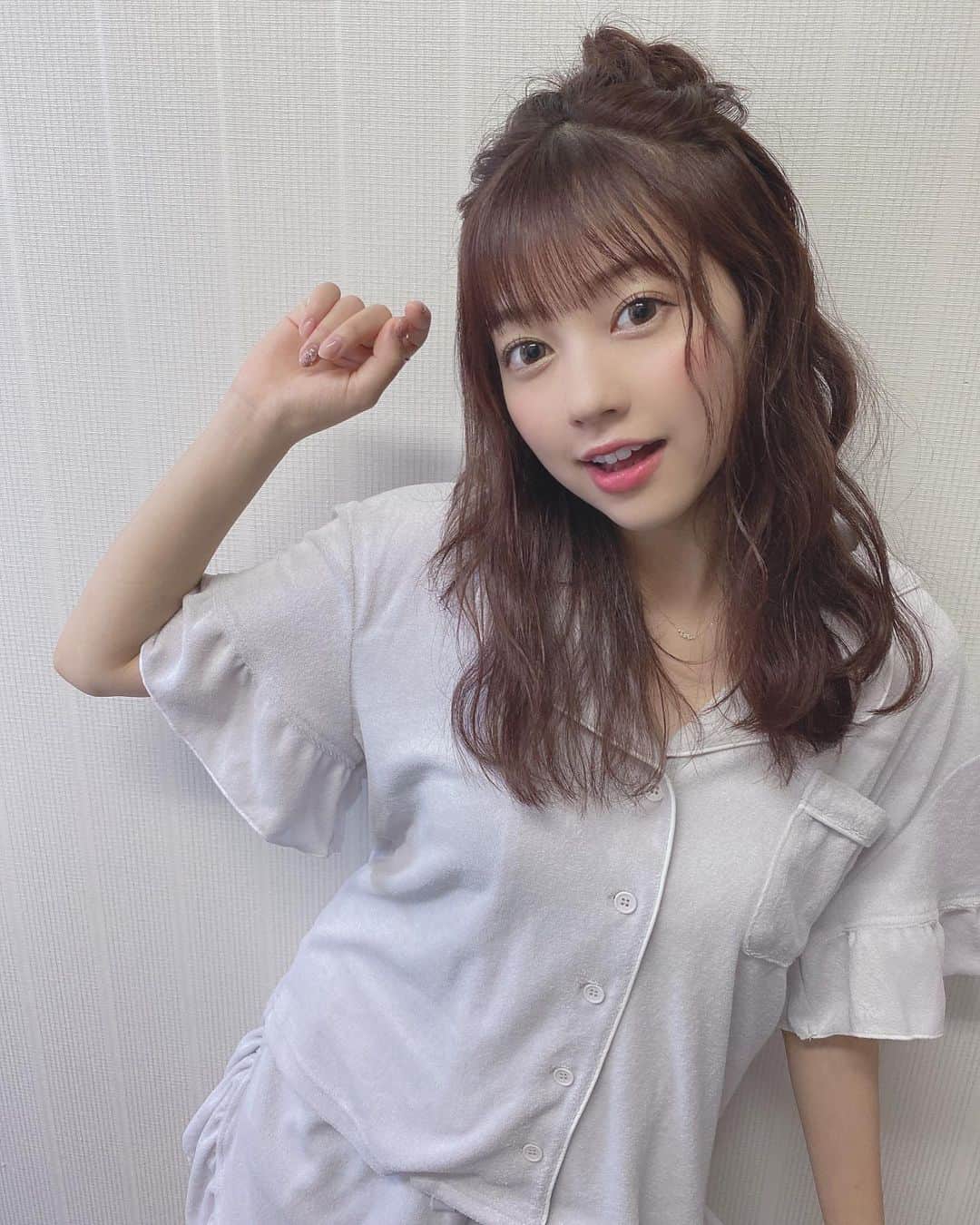 高木悠未のインスタグラム：「東京着✈︎ 9月はほぼ東京います!!関東の皆さん宜しくお願いします!!いっぱい会える🙈」