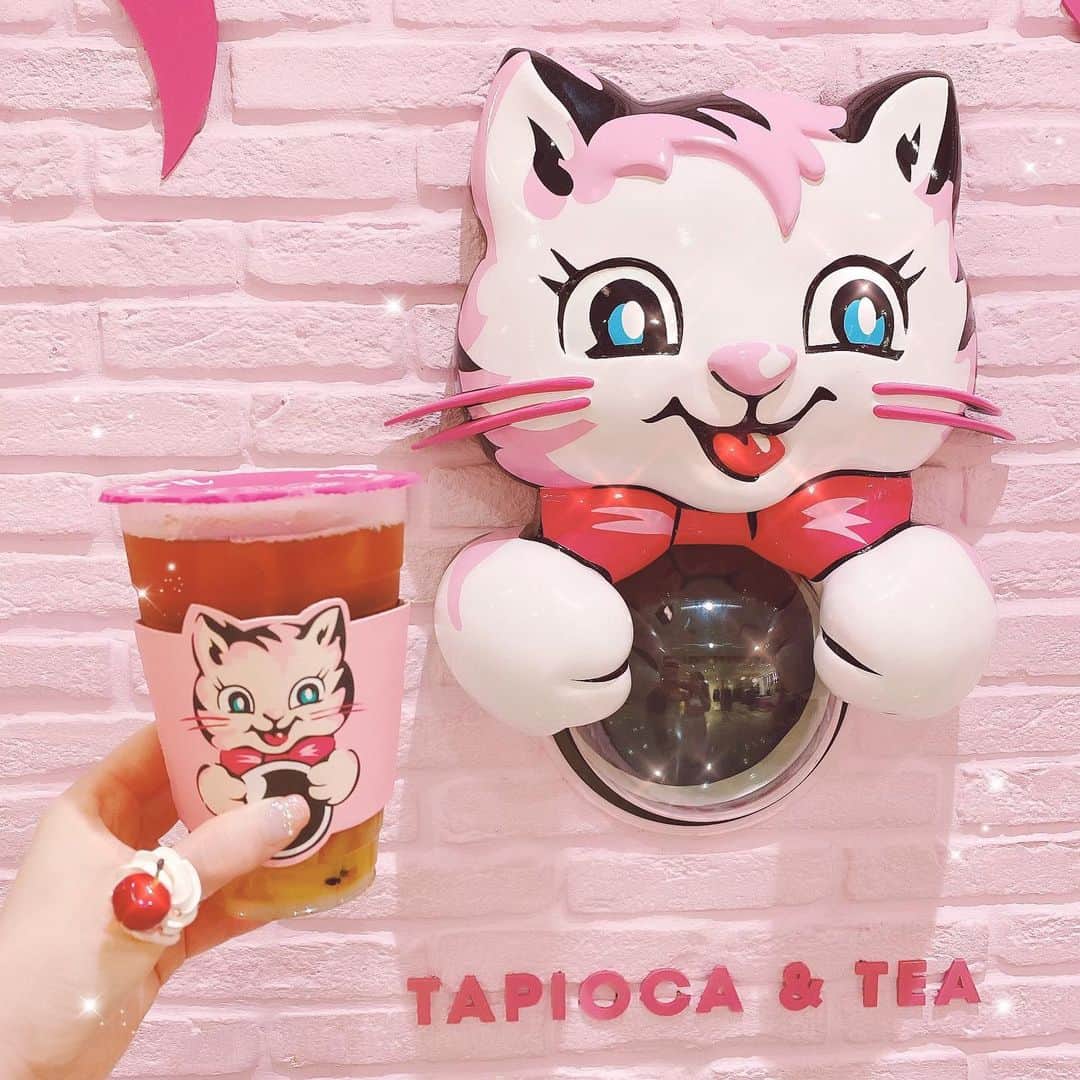伊藤芽衣のインスタグラム：「ラフォーレさんでの カワスタ期間中は ⁡ ノナラパールさん ⁡（@nonarapearl ） ⁡ で休憩中に ドリンクを買いました♡ ⁡ パッションフルーツブラックティーが 好きです♡ ⁡ この日に つけていたチェリー🍒リングは ⁡ sweet seasonさん♡ （@sweetseason.maou ） ⁡ ⁡ #ノナラパール　#原宿カフェ #ラフォーレ原宿　#タピオカ #nonarapearl  #teatime #ハンドメイド　#ハンドメイドアクセサリー #カワスタ　#handmade」