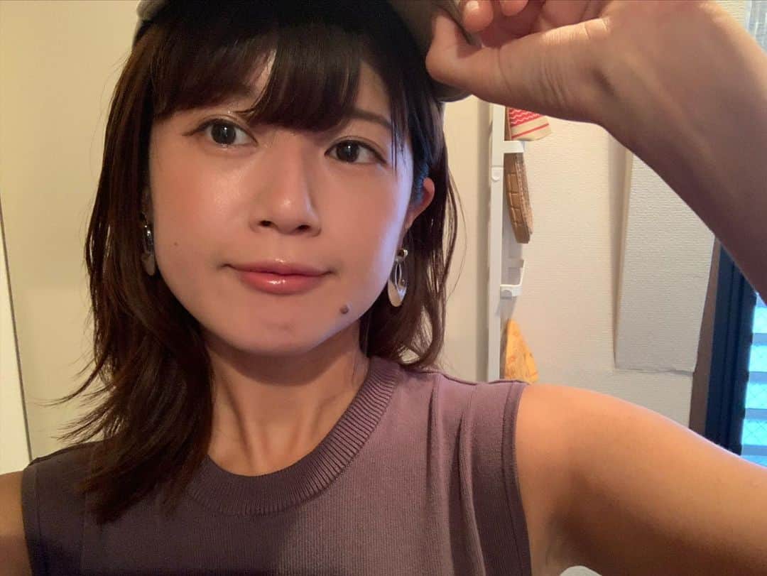 小林礼奈さんのインスタグラム写真 - (小林礼奈Instagram)「日焼けしたなーー🙄🙄🙄  #日焼け女子  #キャップコーデ」8月26日 19時24分 - kobayashi_ayana0218