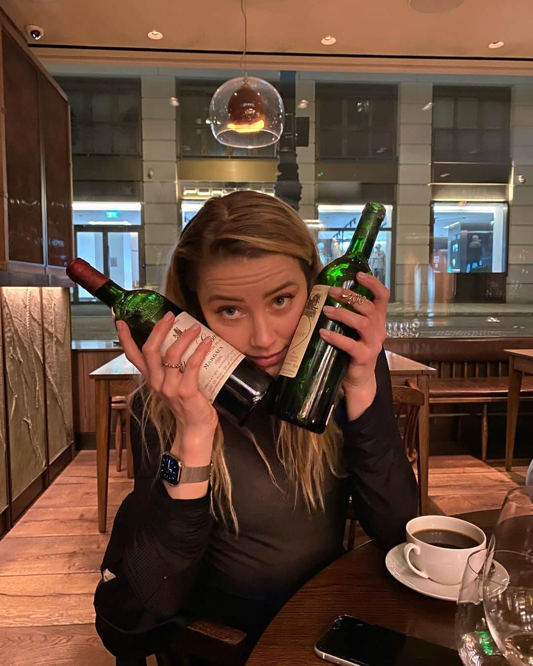 アンバー・ハードさんのインスタグラム写真 - (アンバー・ハードInstagram)「Three’s a crowd」8月26日 19時21分 - amberheard