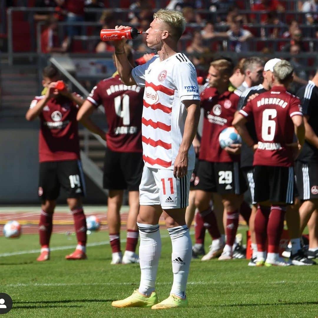 フェリックス・クラウスのインスタグラム：「🔥 auf Samstag 🙏 #F95 🔴⚪️」