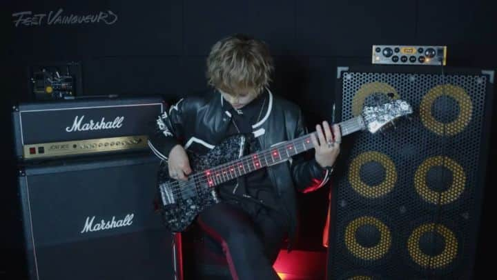 HIROのインスタグラム：「陽炎 -Playthrough- (HIRO Ver.) Released🎸🔥  初めて弾いてみた動画アップしてみました📸エンジニアさんと僕の中で毎度言うゴリマッチョな音作りにしておきました💪  周年ツアーの最速先行のチケット絶賛受付中ですーっ！！！  ▼YouTubeはこちら🎥 https://t.co/P1ZxoUE9WH  Anniversary Live Tour 『Season of Birth』 9/3(金) umeda TRAD 10/9(土) よみうりランド・日テレらんらんホール 10/27(水) 赤羽ReNY alpha 10/31(日) 渋谷WOMB ▼チケットお申し込み🎫 https://t.co/K7GZlCZ8kt https://t.co/wuXvLR2CzJ  #bass #bassist #dragonfly #darkglass #playthrough #弾いてみた」