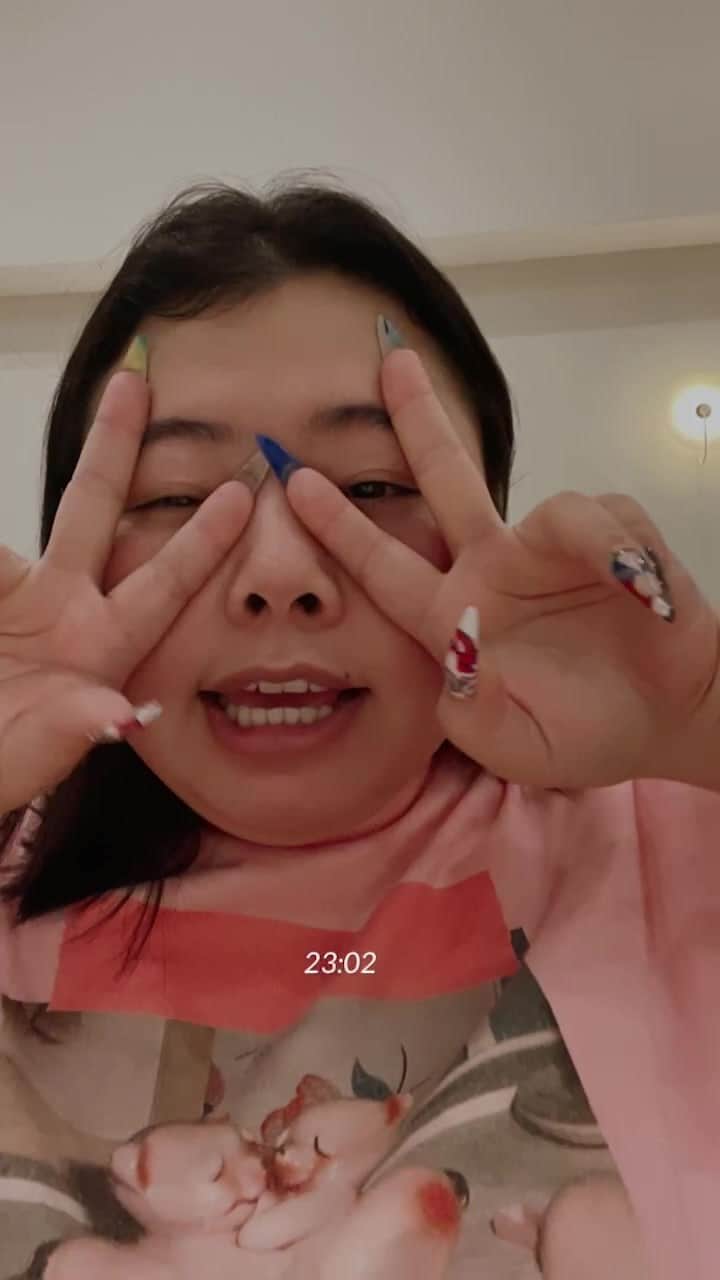 渡辺直美のインスタグラム：「久々のインスタ生配信😉 雑談ダラダラです😁」