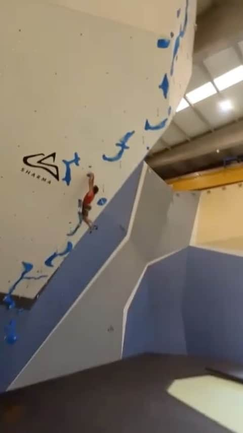 クリス・シャーマのインスタグラム：「Repost from @sharmaclimbing  @sharmaclimbingbcngava  • 🇺🇸Very soon you will be climbing these routes that @chris_sharma and @angiescarthjohnson put to the test and showed us some epic moments in @sharmaclimbingbcngava   ⚠️Remember, we hope to see you here with us this september 12 to celebrate our grand opening 💥with @chris_sharma and the Sharma Climbing team. • • • 🇪🇸Muy pronto estarás escalando estas rutas que @chris_sharma y @angiescarthjohnson ponen a prueba mostrándonos unos momentos increíbles en Sharma Climbing BCN· GAVÀ  @sharmaclimbingbcngava   ⚠️Recuerda, esperamos verte aquí con nosotros este 12 de septiembre para celebrar nuestra gran inauguración 💥con @chris_sharma y el equipo de Sharma Climbing. • • • Thanks to the @kiltergrips team for making it possible with these incredible holds ❤️❤️  film by @giancolafoto thanks to 🎥@alberto_creative , fpv drone @serranoman  @petzl_official @prana @tenayaclimbing @maximropes @trublueclimbing @dreamwallclimbing • • • #gavà #climbing #sportclimbing  #klettern #arrampicata #escalade #escalada #indoorclimbing」