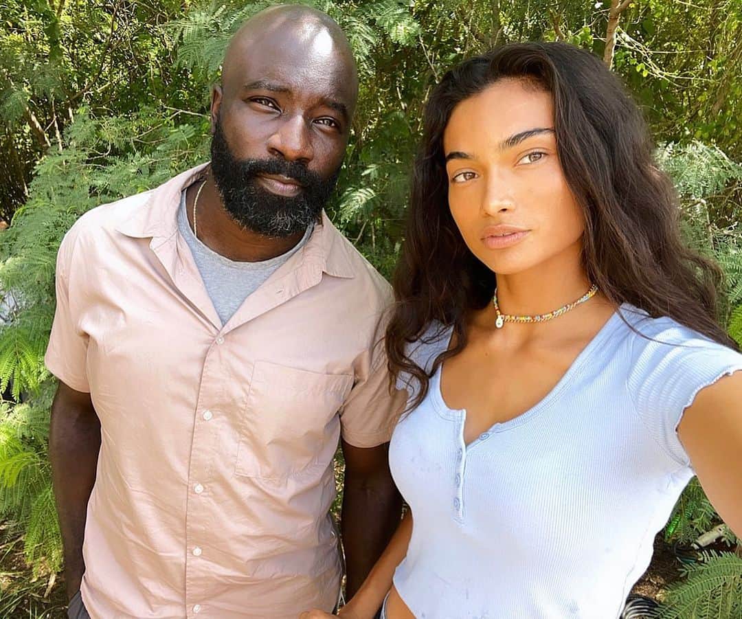 ケリー・ゲイルのインスタグラム：「Another great day in the jungle ✈️🔥🎥」