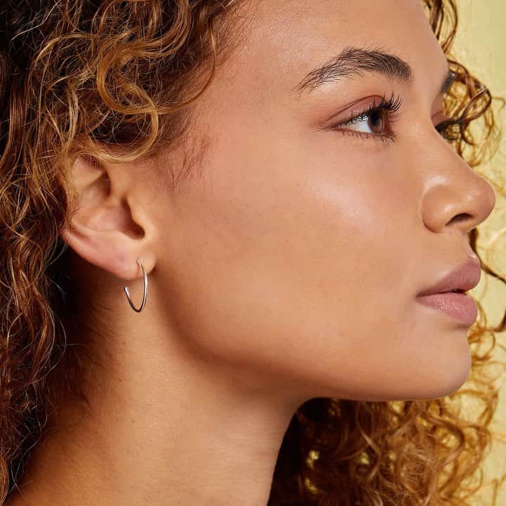アレックスアンドアニのインスタグラム：「Endless ways to style 😍 · adorn your ears at link in bio」
