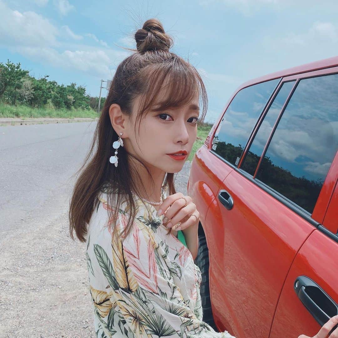 藤澤友千菜のインスタグラム：「🌻 ＊ 2021.8.27 早いねぇぇぇ つい最近8月だあー‼︎って思っていたら もう8月も終わりかけ😌 ＊ #fashion #model #summer #instagood #photo #photography #followｍe #car #landcruiser #renoca #flex  #ファッション #車 #ランクル #リノカ #フレックス #モデル #撮影 #フォロミー #藤澤友千菜  #ランクル赤」