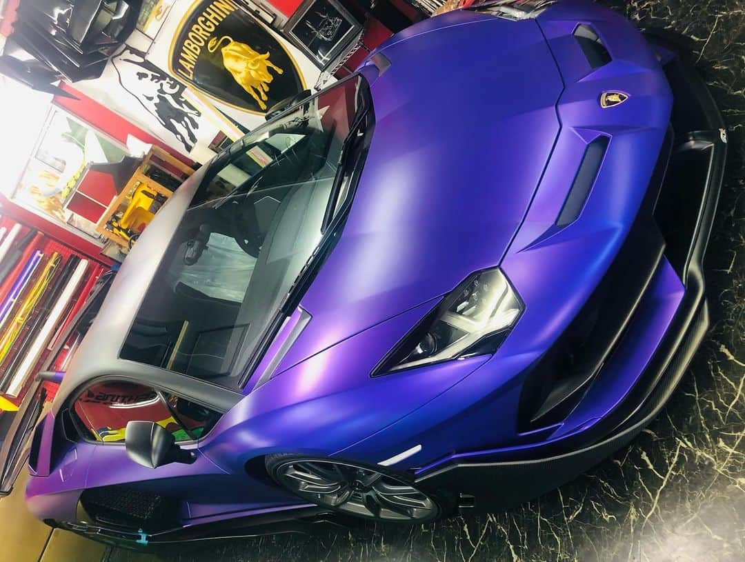 諸星伸一さんのインスタグラム写真 - (諸星伸一Instagram)「⭐️FSBK SVJ⭐️  Lamborghini genuine matte purple SVJ with fighting star body kit carbon.  The world's most advanced fighting star body kit is very cool✨  #fsbk#fightingstarbodykit#fightingstar#bodykit#earo#lamborghini#aventadorsvj#svj#design#morohoshi#designer#ランボルギーニ#ファイティングスター#ファイティングスターボディキット#ボディキット#エアロ#lamborghini#produce#諸星伸一#諸星伸一デザイン#世界最先端デザイン#世界最先端#デザイン#イメージ#クルーザー#madeinjapan#日本製#tokyo#japan」8月27日 13時57分 - morohoshi7777