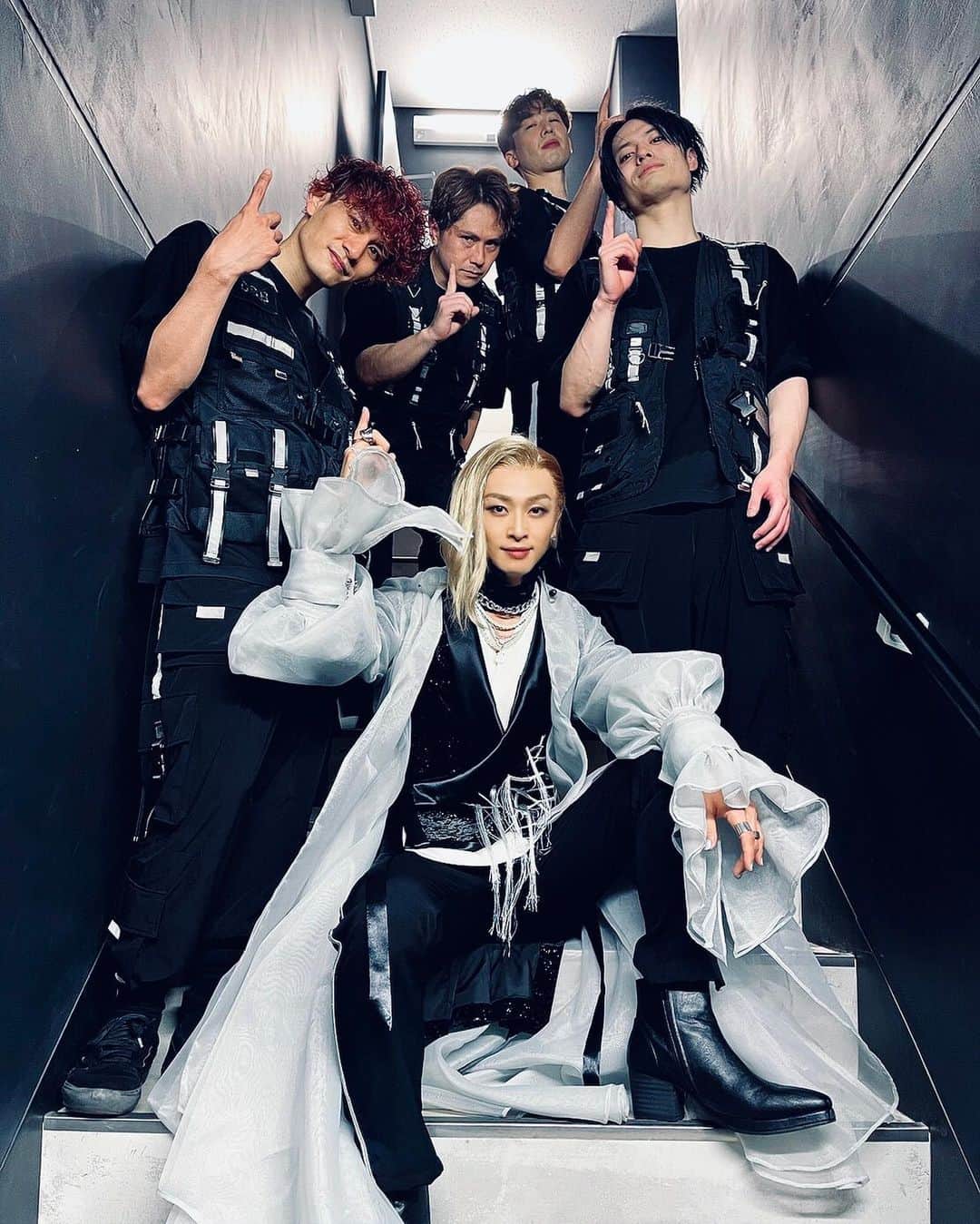 植野堀誠のインスタグラム：「Love these guys🕷🖤 ヒプステBoPありがとうございました。 感謝いっぱい、またいつか  #ヒプステ #大蜘蛛弾襄」