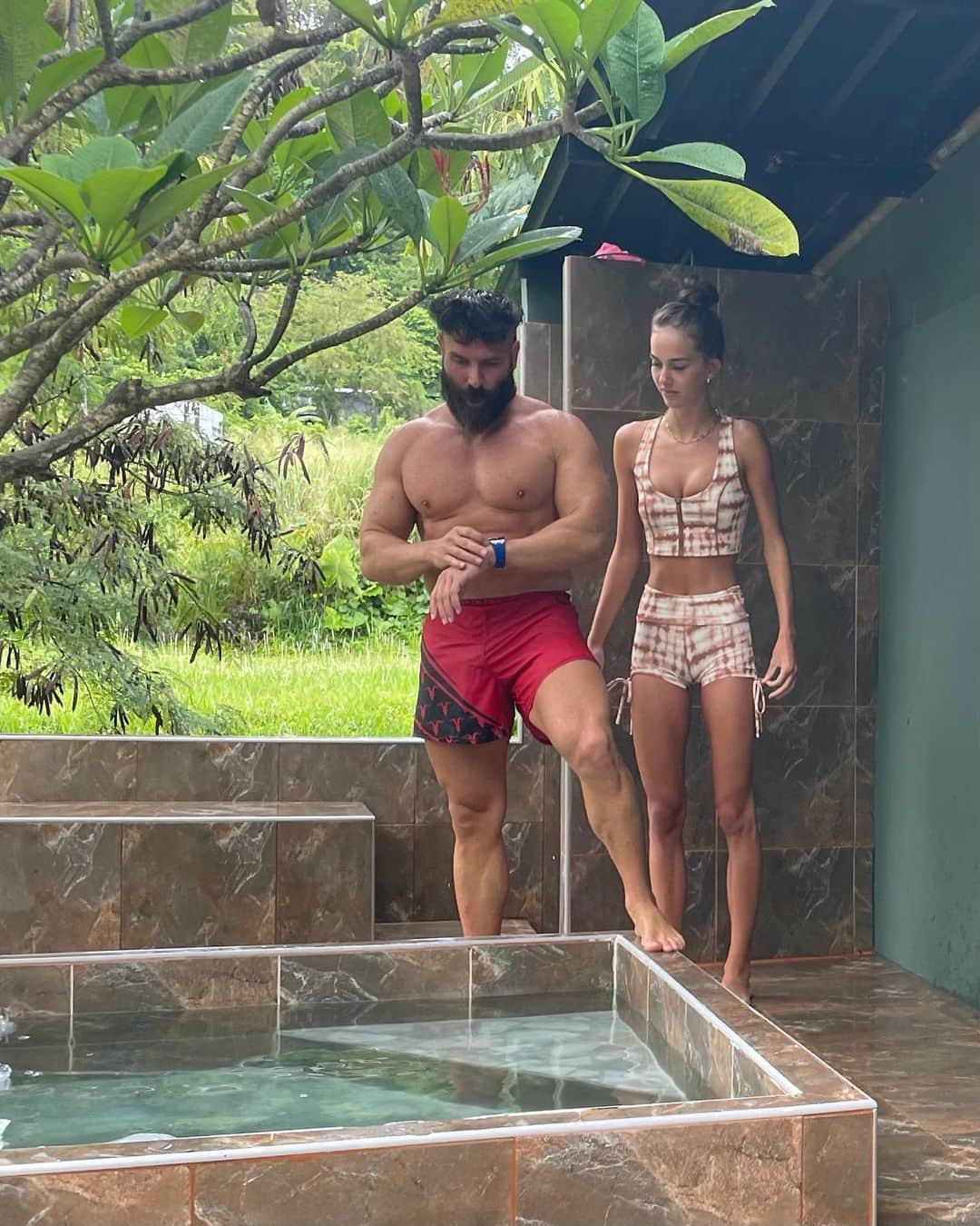 ダン・ビルツァーアンさんのインスタグラム写真 - (ダン・ビルツァーアンInstagram)「🦦」8月27日 18時09分 - danbilzerian