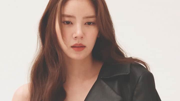 ソン・ダムビのインスタグラム：「@marieclairekorea  @bally  😆😆😆😆😆」