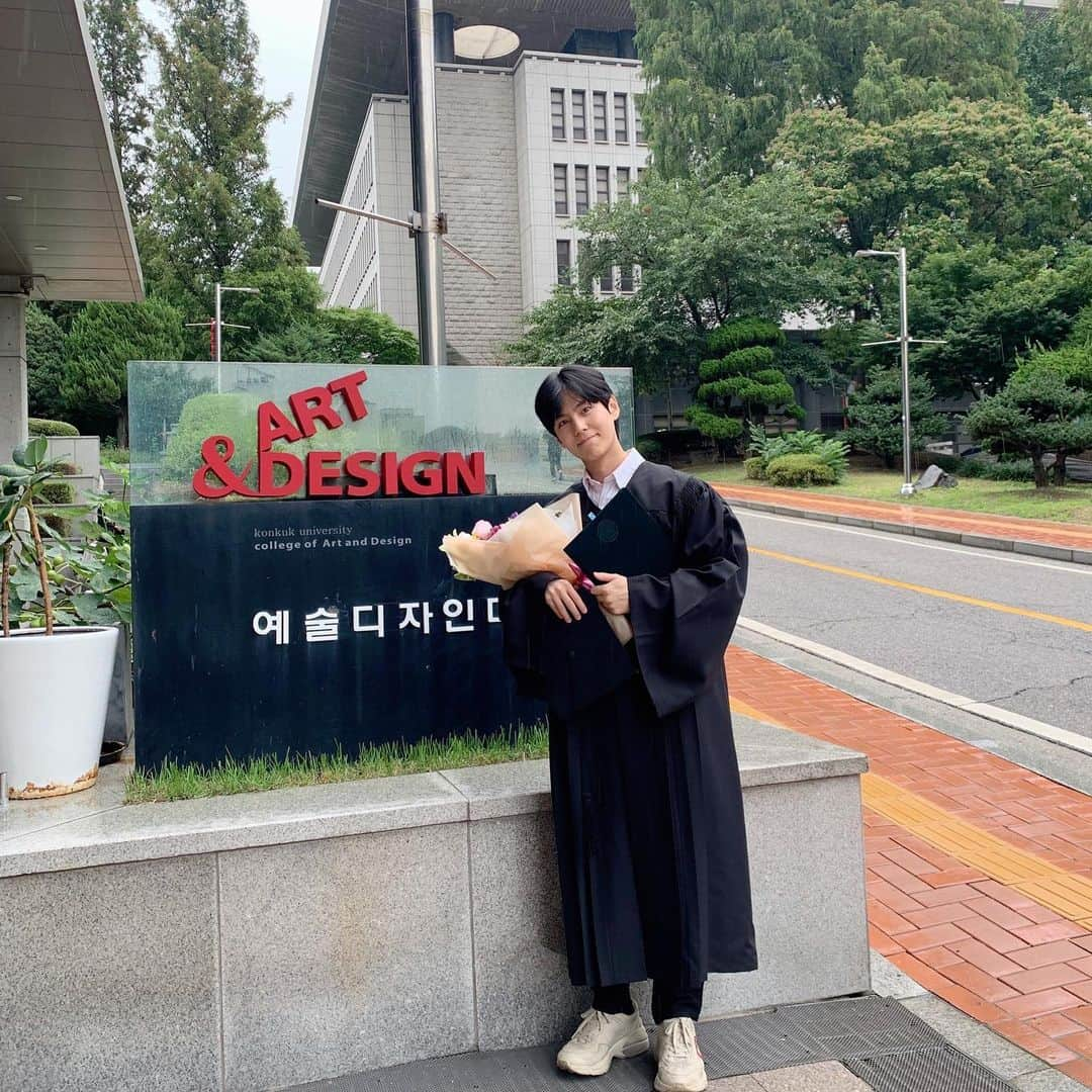 スウンさんのインスタグラム写真 - (スウンInstagram)「건대야 안녕🎓🎓🎓」8月27日 18時47分 - suwoong_95