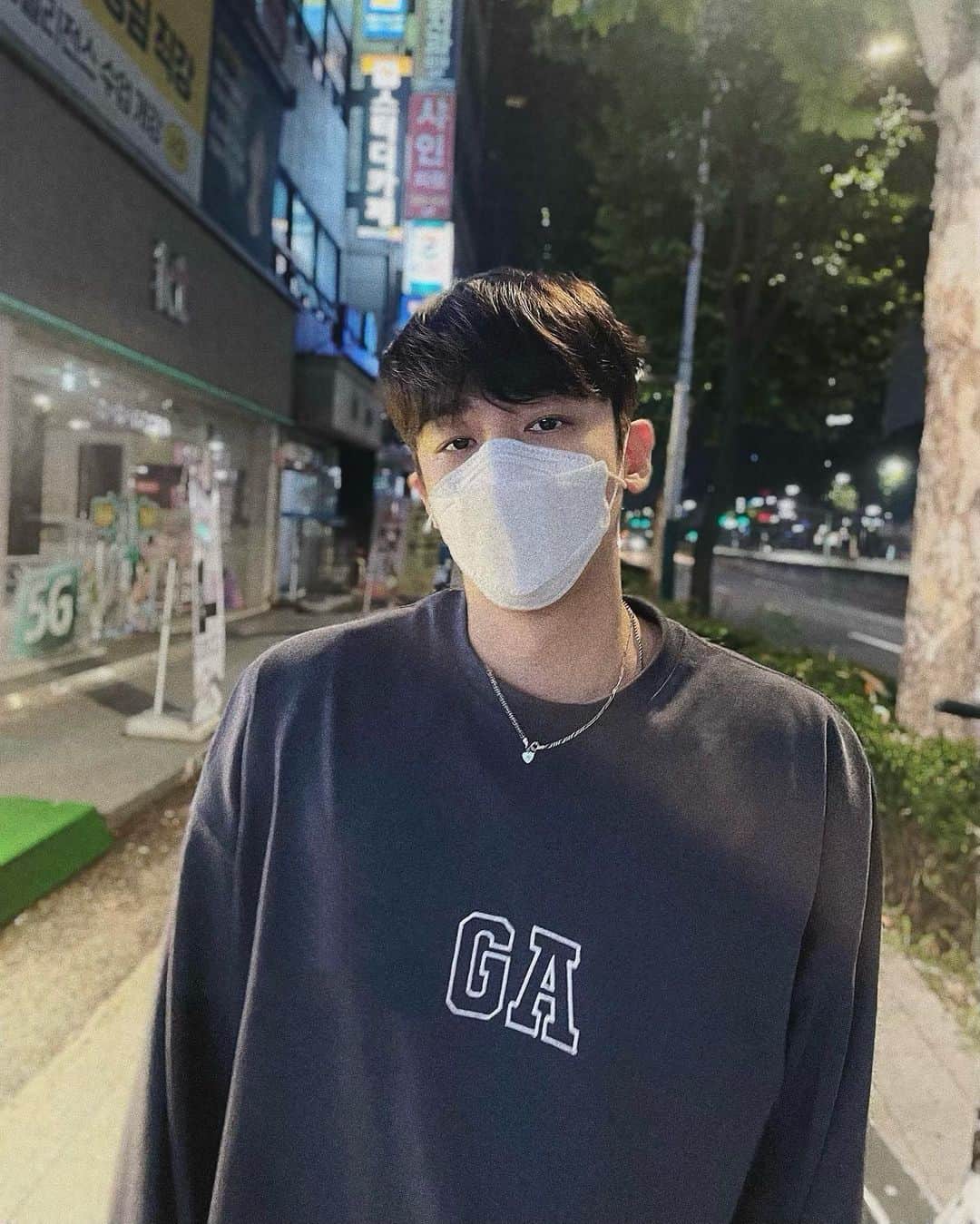 チン・イハンのインスタグラム：「#Timing」