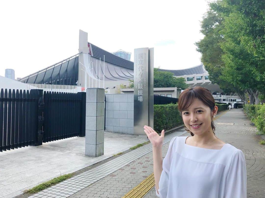 フジテレビアナウンサーのインスタグラム：「久慈暁子です。  車いすラグビー 日本vsオーストラリア の取材に行ってきました🏉  車いす同士の激しいぶつかり合いと ボールがないところでの駆け引きも 魅力の一つ。  明日の #めざましどようび で お伝えします！  #久慈暁子 @kuji_akiko  #めざましどようび @mezamashi.tv  #車いすラグビー #パラリンピック #tokyo2020」