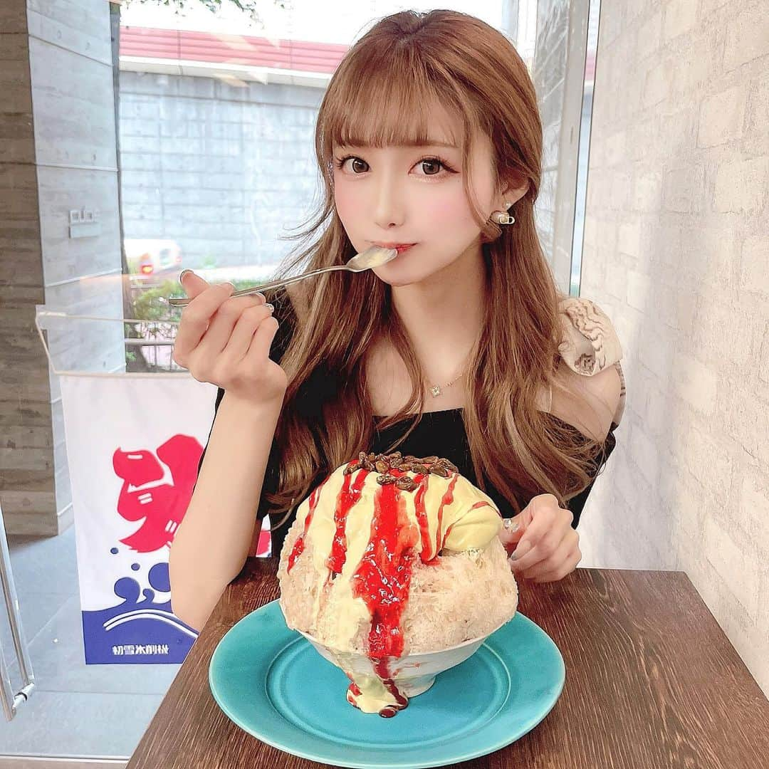 あやちゃんさんのインスタグラム写真 - (あやちゃんInstagram)「オーダーメイドごおり❤️‍🔥 うん最強にうまうま だって好きなもんしかないもん🥺 出来たばかりで穴場🍧 特別に教えちゃうわん🤫 この日のニットワンピは #GRL 🖤 肩の部分がスカーフになってて可愛い♡ #かき氷 #かき氷巡り #かき氷🍧  #ごーらー #かきごおりすと #かきごおり #かき氷部 #オーダーメイド #ピスタチオかき氷 #いちごかき氷  #cafebarao #六本木かき氷  #六本木 #六本木カフェ #西麻布 #西麻布グルメ  #六本木ランチ #六本木グルメ #六本木バー #東京カフェ #東京かき氷  #エスプーマかき氷  #ハーフアップ #ニットワンピ #グレイル #肩あきニット #プチプラ #今日のコーデ #ootd」8月27日 21時57分 - aya.you.love.r