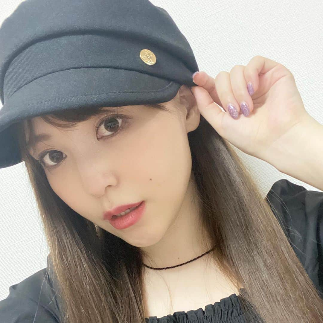 黒崎真音のインスタグラム：「新しく黒い帽子を買ったー❣️ . お気に入り..❤︎ . GOOD NIGHT❤︎ #帽子 #hat #ca4la」