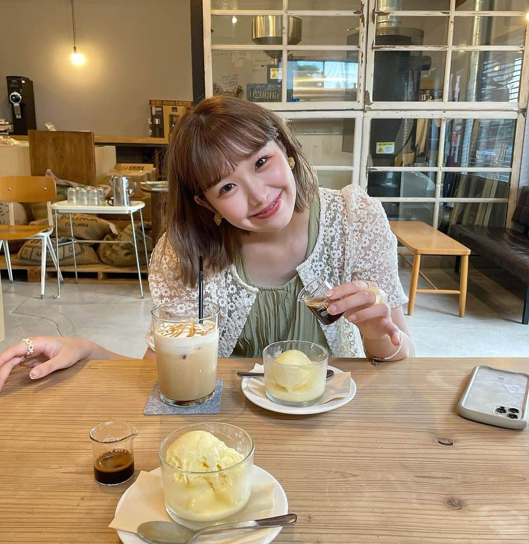 きりまるさんのインスタグラム写真 - (きりまるInstagram)「. . 大分カフェ ☕️♡  おおいたのカフェは 行き尽くしたぜってくらい 色んなとこ行ってるはずやのに ぜんっぜん写真載せてないんよなわたし。笑 🍨  いつでも大分思い出せるように おすすめカフェ載っけていこっと🥞♡  この日のコーデはまた次載せる！なっ  なんか新居でちょっと寝てみたけど 落ち着かんで眠れんけん、ゆっくり 今日はコメントお返ししまーす📝♡ いっぱいかもん♡  （ あ、タトゥーシールっす ） . . #大分カフェ#大分カフェ巡り」8月27日 22時21分 - kirimaruuu