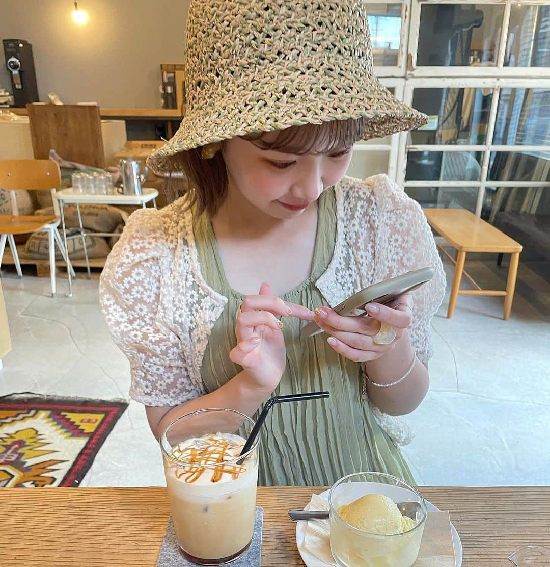 きりまるさんのインスタグラム写真 - (きりまるInstagram)「. . 大分カフェ ☕️♡  おおいたのカフェは 行き尽くしたぜってくらい 色んなとこ行ってるはずやのに ぜんっぜん写真載せてないんよなわたし。笑 🍨  いつでも大分思い出せるように おすすめカフェ載っけていこっと🥞♡  この日のコーデはまた次載せる！なっ  なんか新居でちょっと寝てみたけど 落ち着かんで眠れんけん、ゆっくり 今日はコメントお返ししまーす📝♡ いっぱいかもん♡  （ あ、タトゥーシールっす ） . . #大分カフェ#大分カフェ巡り」8月27日 22時21分 - kirimaruuu