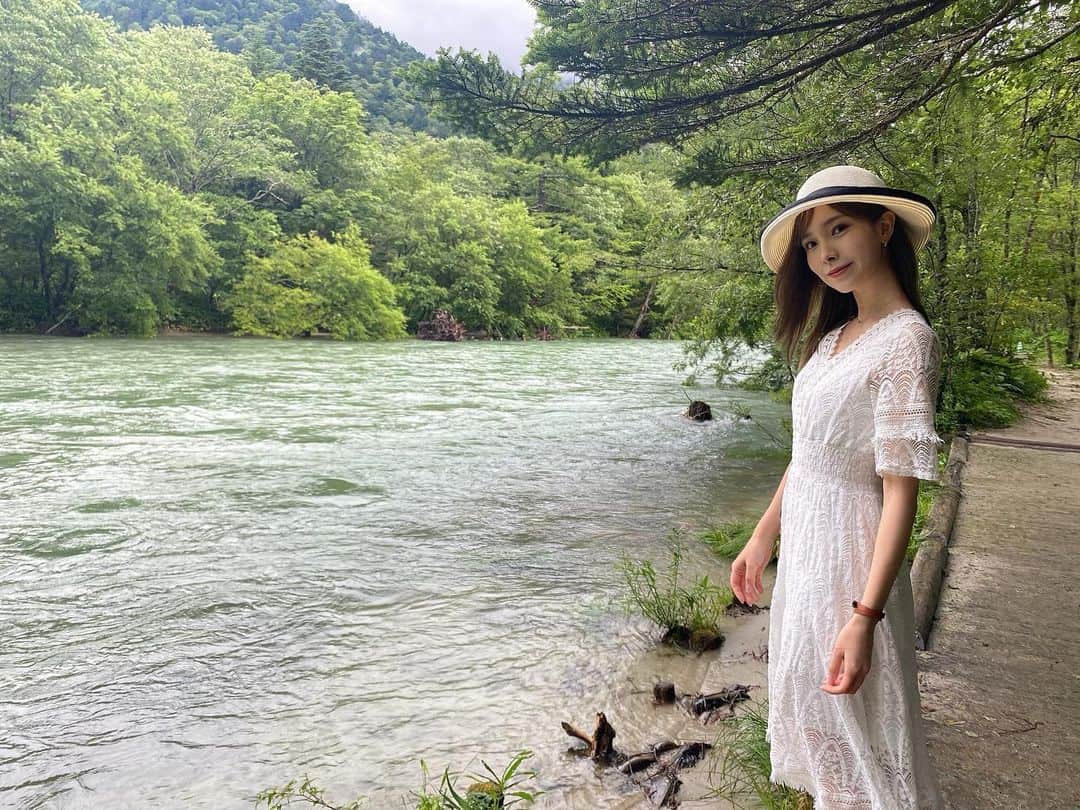 黒澤詩音のインスタグラム：「* あ。2週坊主になっていた。笑 金曜日になっちゃった #tb  #throwbackthursday 🍃  先週に続いて載せてなかった長野シリーズ。  明日朝9時〜 テレビの前でお目にかかります❗️  #梓川 #上高地帝国ホテル #ジブリ  #風立ちぬ #長野 #観光 #旅行 #여행　#여행스냅　#景點 #trip #japantravel #traveljapan  #travel #travelgram #imperialhotel」